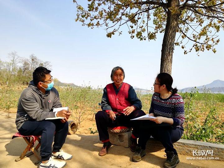 【融媒主打】扶贫干部用4万张照片记录乡村脱贫变迁