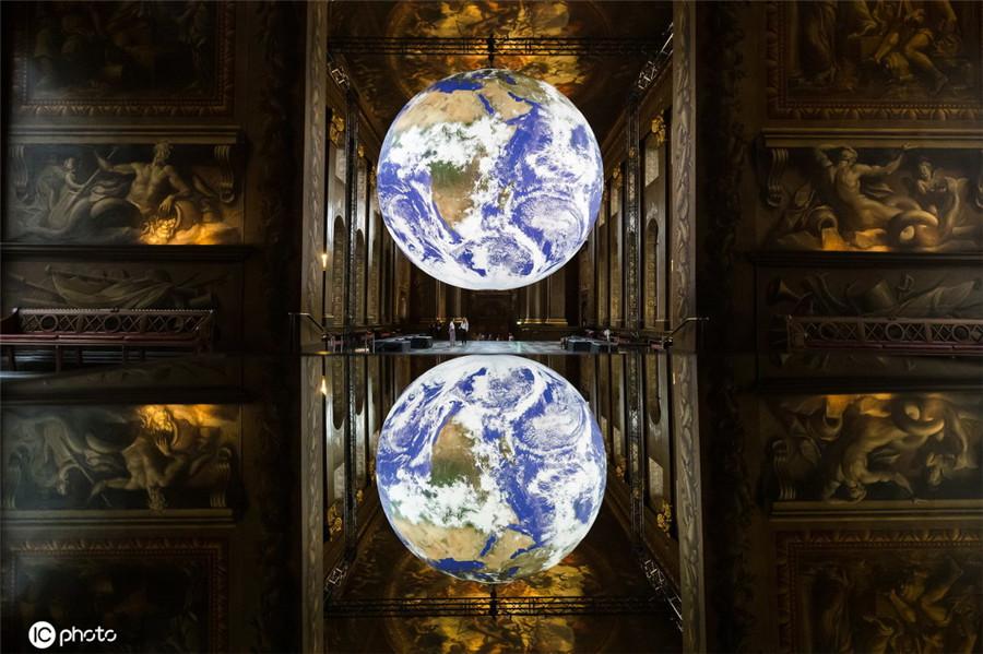 震撼英国艺术家将地球搬进皇家海军学院