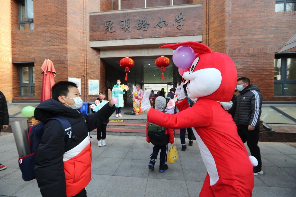 雁塔区昆明路小学图片