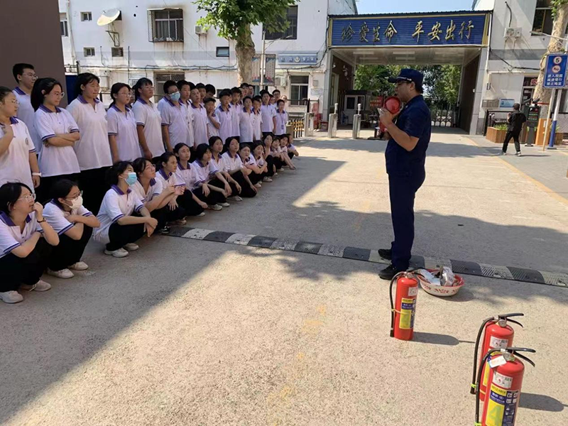 三河市消防救援大队联合鼎盛东街道开展消防安全进校园活动